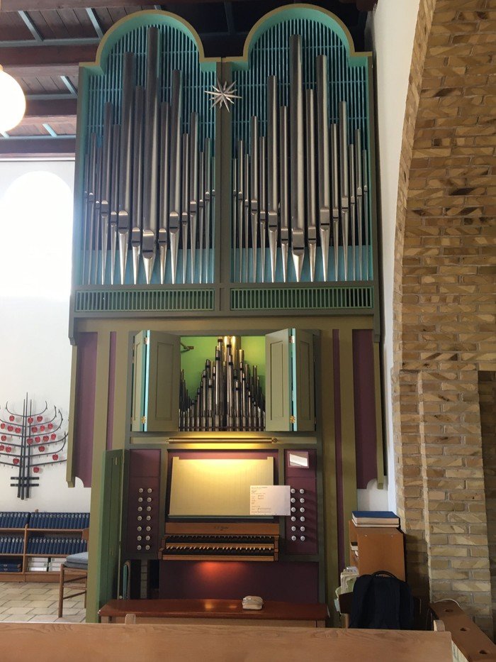 Lynæs Kirkes orgel